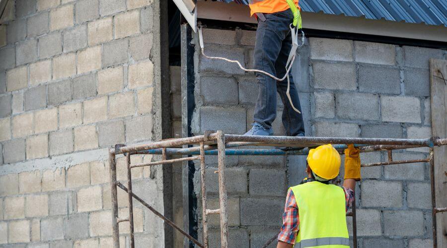 Professional New roof installation in Lorida, FL